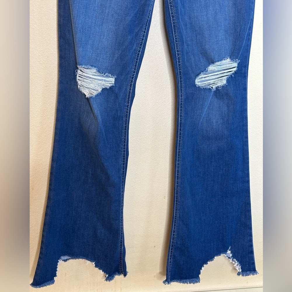 Rewash Jeans Medium Wash Size 9/29 Flare Torn Hem High Rise Stretch Denim - Picture 8 of 11